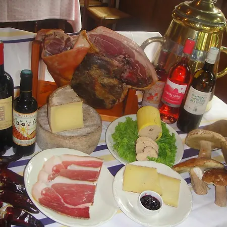 Hotel Logis Les Sources De La Nive