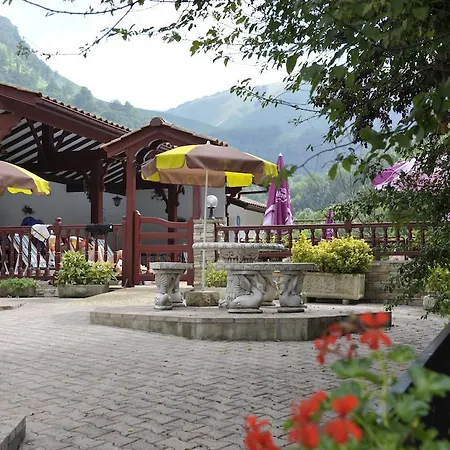 Logis Les Sources De La Nive 3*