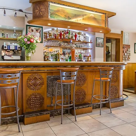 Hotel Logis Les Sources De La Nive