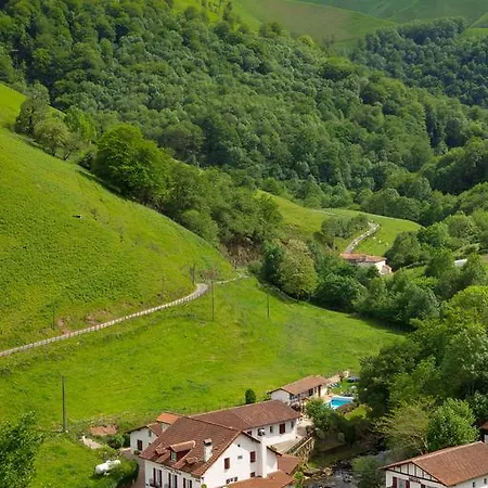 Les Sources De La Nive Hotel