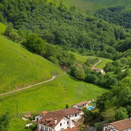 Les Sources De La Nive Hotel
