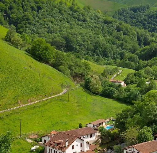 Les Sources De La Nive Hotel